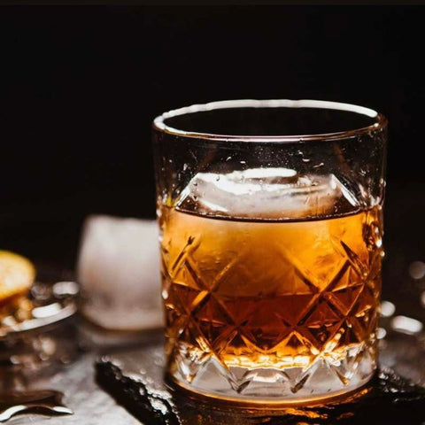 Set 4 Pahare Timeless 205 ml  Sticlă groasă transparentă design clasic gravat, pentru whisky, apă sau cocktailuri