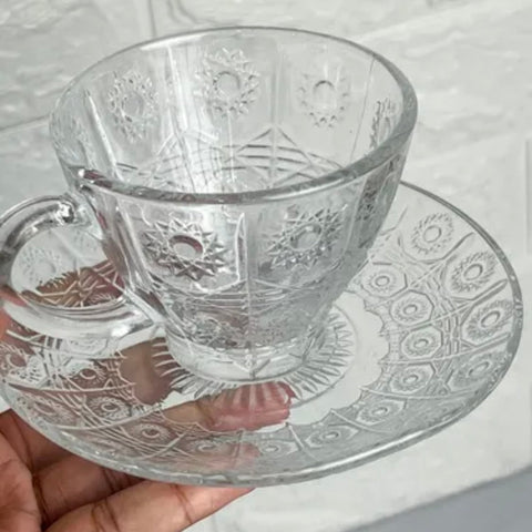 Set 6 Cești Sticla Bohemia cu Farfurioare – Model Premium cu Motive Decorative