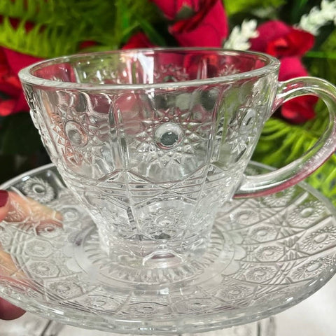 Set 6 Cești Sticla Bohemia cu Farfurioare – Model Premium cu Motive Decorative