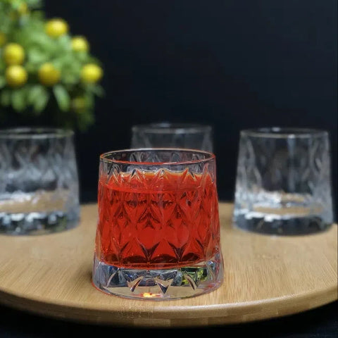 Set 4 pahare 300 ml Leafy sticla groasa transparenta design elegant cu model în relief pentru whisky sau cocktailuri