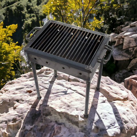 Gratar metalic demontabil 40 x 30 cm picioare detasabile Ideal pentru gatit în aer liber curte terasa