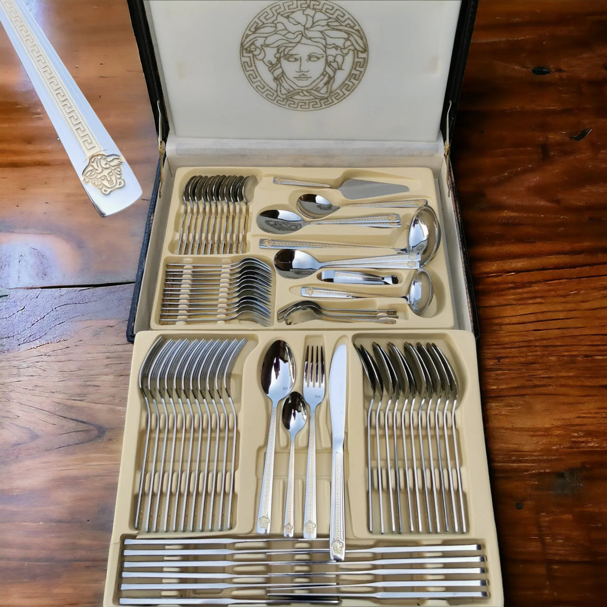Set tacamuri 12 persoane 72 piese Limited V.Edition otel inoxidabil LV-1001