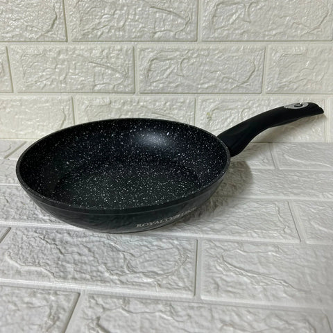 Tigaie cu invelis de marmura Royalty Line 28 cm Negru Gătit Sănătos și Eficient pentru Mese Gustoase